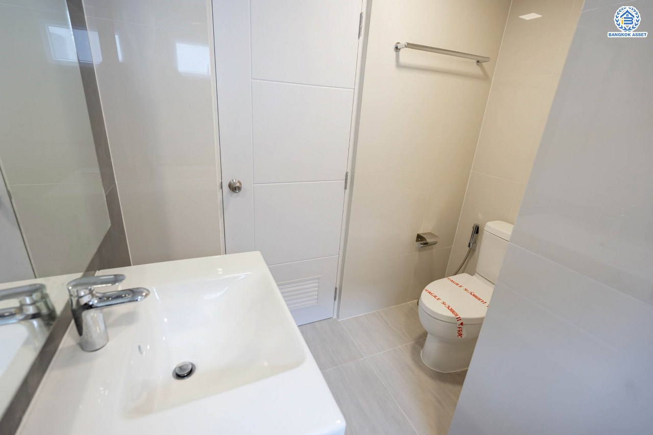 บ้านมือสองตกแต่งใหม่ ม.ศุภาลัย ออร์คิดปาร์ค1 บางแค ดีไซน์หรูหรา เนื้อที่ 117.7 ตร.ว. ฟังก์ชัน 4 ห้องนอน 4 ห้องน้ำ 1 ห้องแม่บ้าน จอดรถได้ 4 คัน บนทำเลเดินทางสะดวก เชื่อมต่อหลายเส้นทาง ใกล้เดอะมอลล์บางแค ทางด่วน "กาญจนาภิเษก" และรถไฟฟ้าสายสีน้ำเงิน "สถานีภาษีเจริญ"